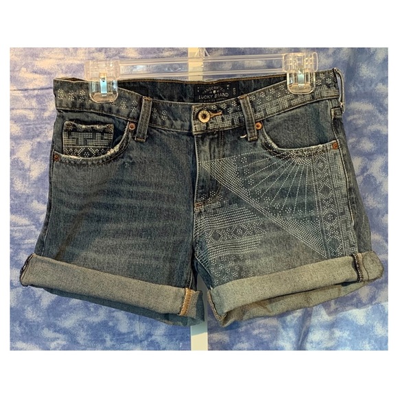 Lucky Brand Pants - 🌴 Lucky Brand denim shorts with embroidery, SZ 0